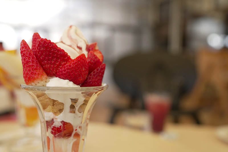 季節水果聖代（季節のフルーツパフェ）