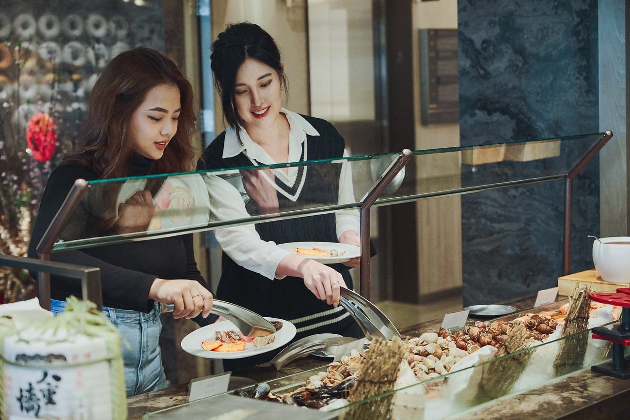 台北新板希爾頓酒店 悅市集 人物情境