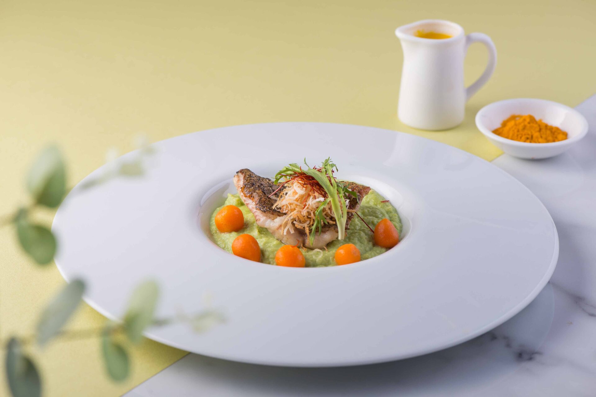 熱煎石斑魚附薑黃奶油醬