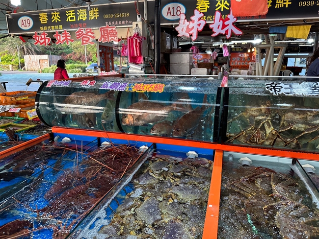 650乾淨明亮高cp值水攤，配合休閒突堤落日美景，歡迎來魚市消費觀光 (2)