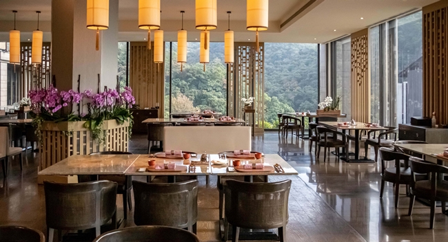 650圖3 中餐廳雍翠庭擁有270度三面落地環景