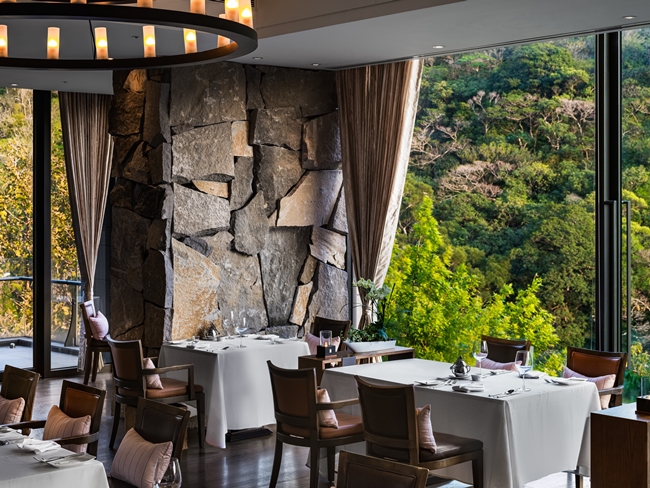 650圖4 C’est Bon歐陸餐廳特色為原石打造