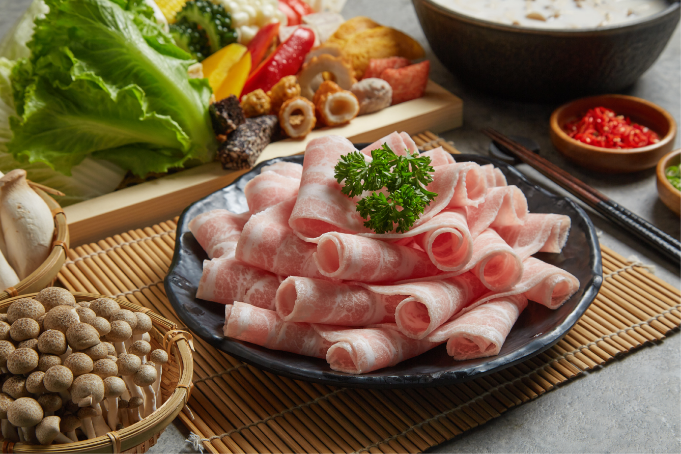 即日起至430前於全台門店單筆消費金額滿1,000元，即可獲得免費好禮，霜降牛或松阪豬，肉