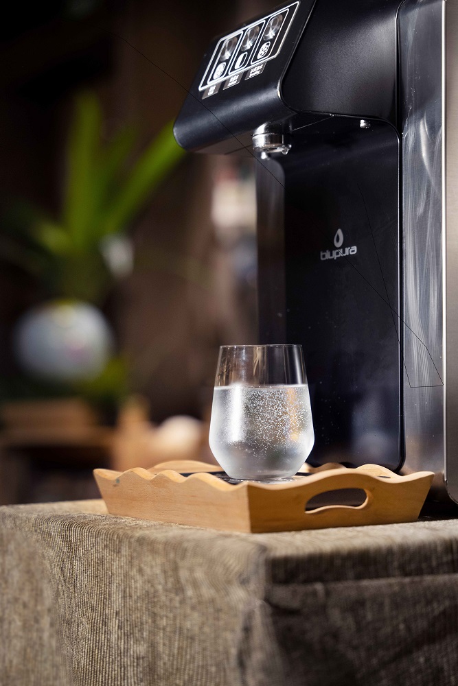 君品酒店『sdgs兒童永續書展』期間也將提供純淨健康的氣泡水，貴賓可持房內環保水瓶至永續書展區自由取用飲水。