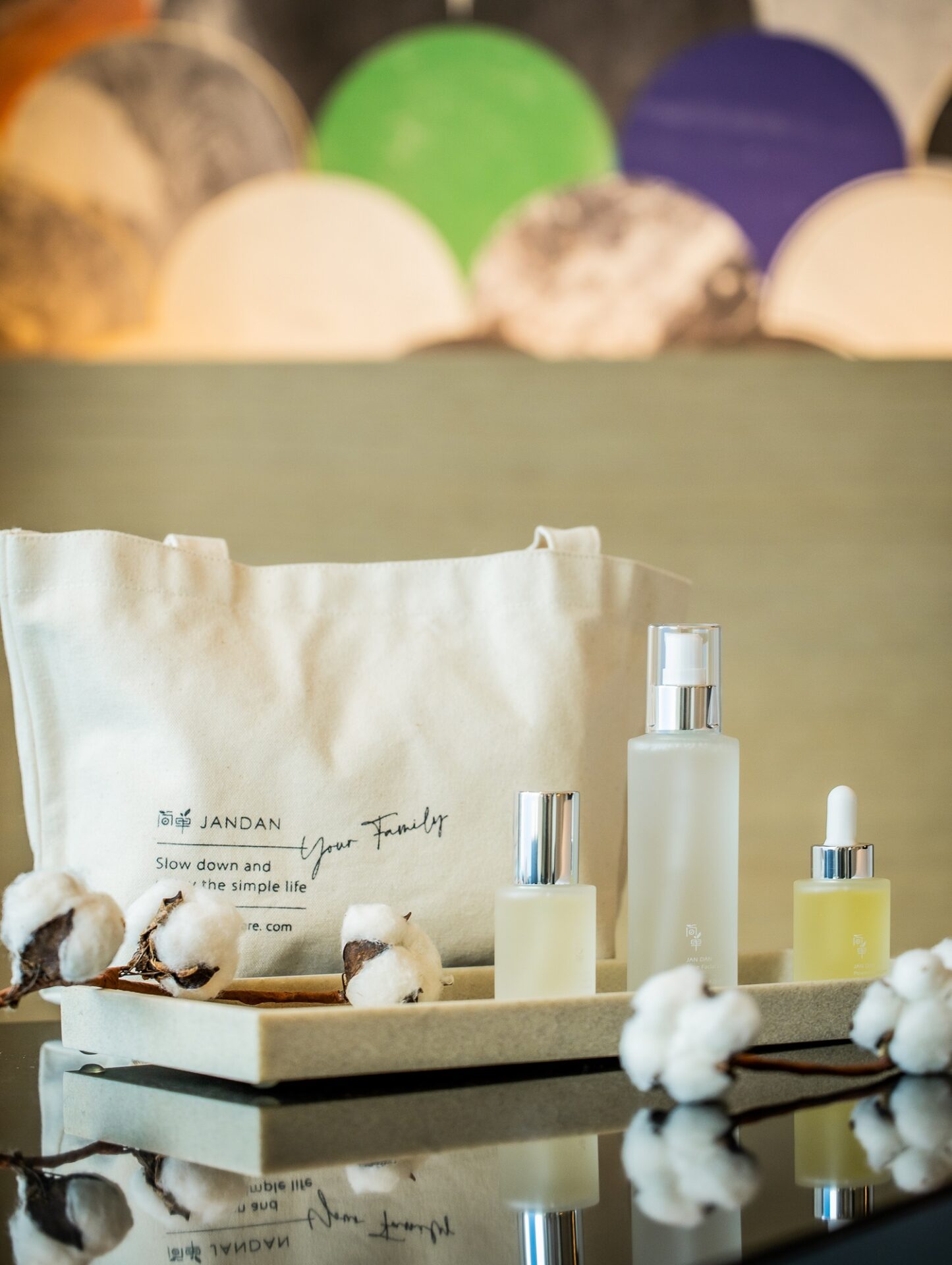 圖說1 入住即贈簡單經典保養三步驟 再贈送品牌麻布提袋(直式)