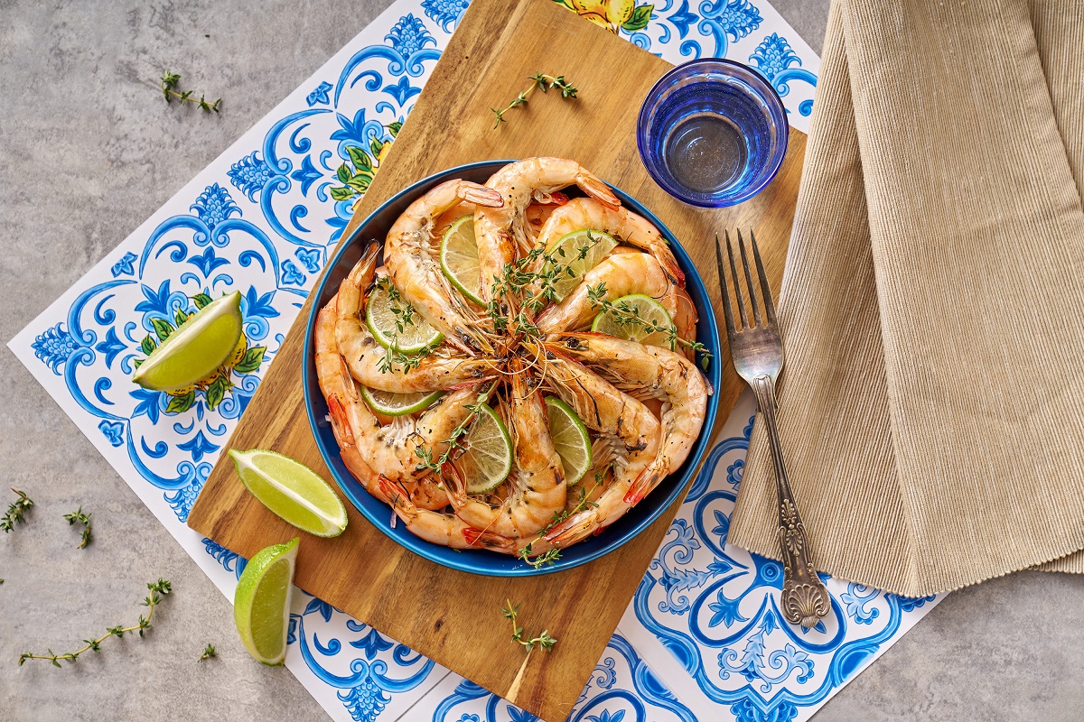 敘日全新料理：鐵板煎白蝦(圖 六福旅遊集團提供)