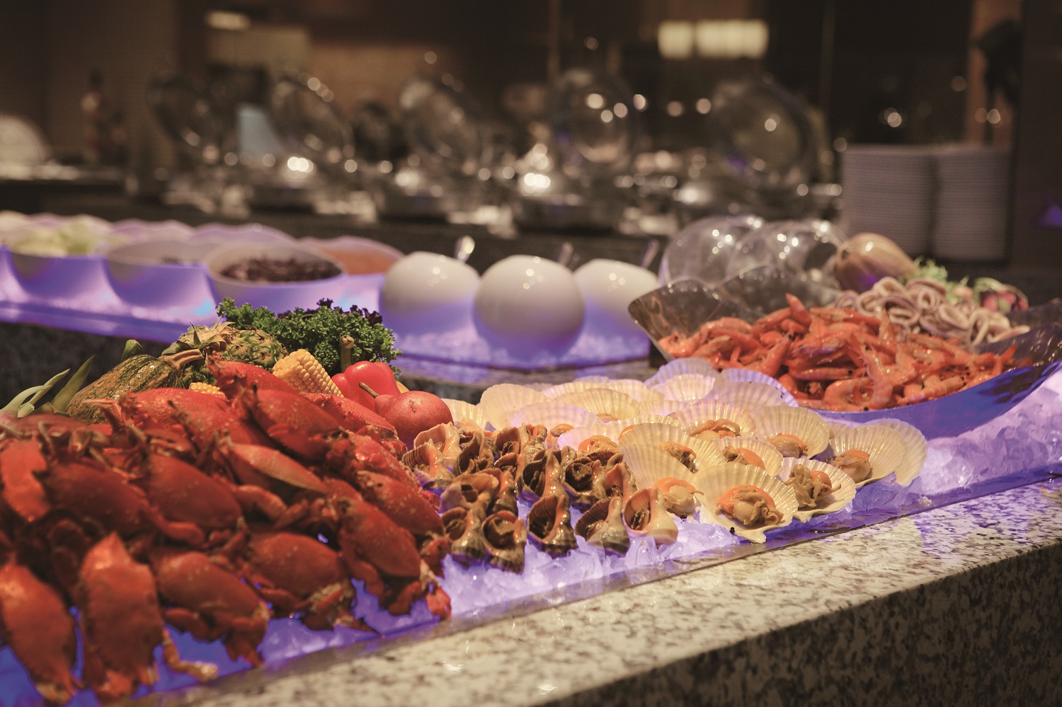 新竹喜來登「盛宴自助餐廳平日下午茶券」配合13週年慶推出低至75折優惠，吸引民眾詢問搶訂