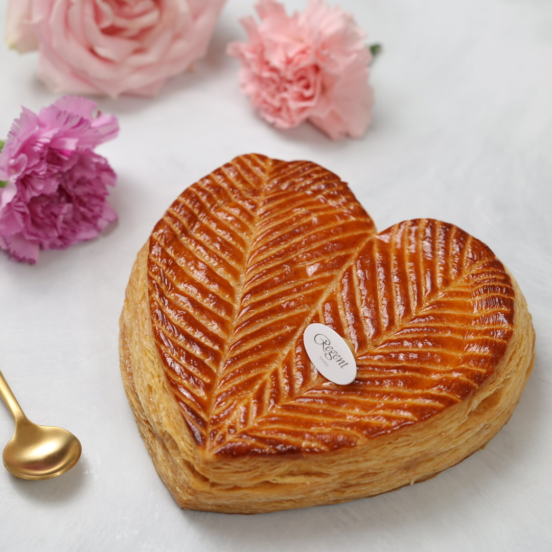 晶華母親節 莓果荔枝皇后派含花禮，每套售價1,980元。