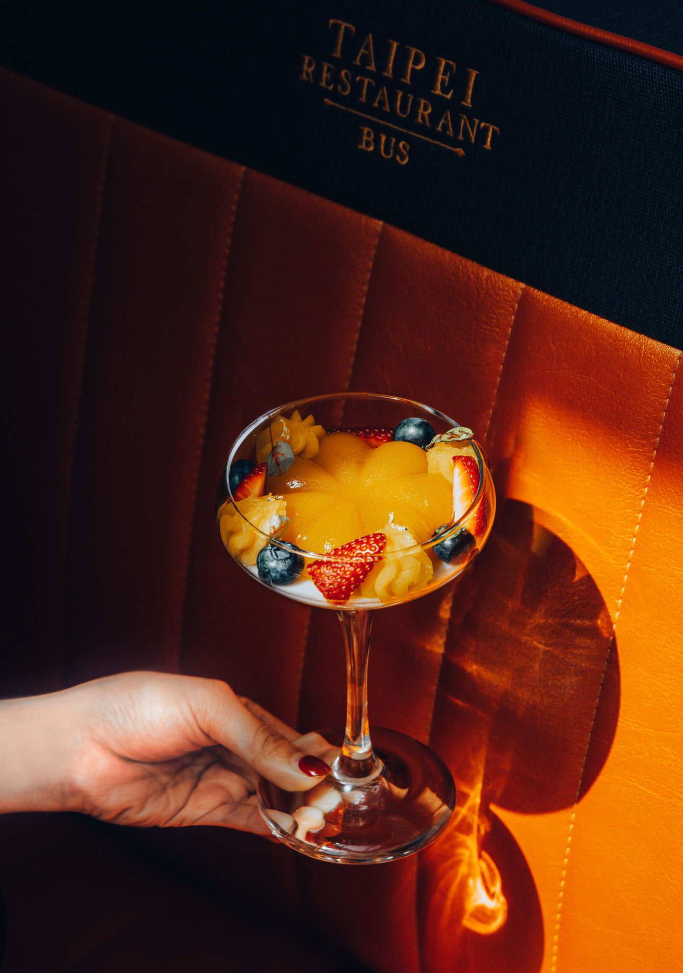 第六季雙層巴士 台北君悅酒店 義饗曼哈頓晚餐甜點 燕麥奶凍佐芒果果凍及鮮果