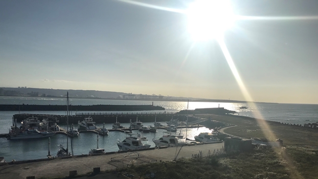 6504月8日在淡水漁人碼頭的遊艇碼頭舉行時裝秀