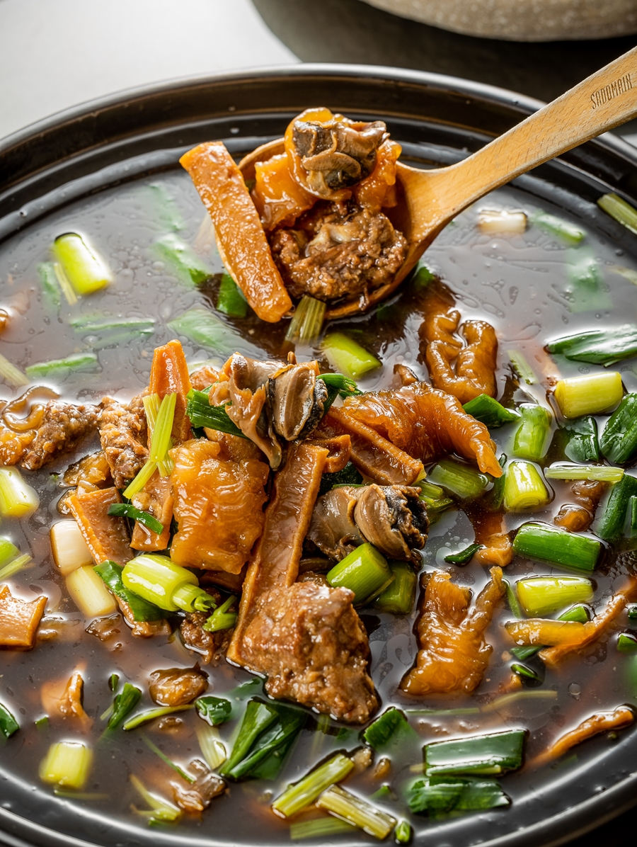 850酒家經典菜「魷魚螺肉蒜」升級版添加魚肚提升鮮味