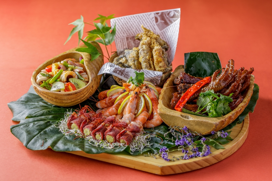 900《雙饗山海拼盤》將「山海」主題展現的一覽無遺，端上時絕對讓人眼睛為之一亮！