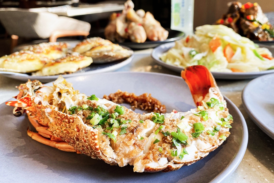 900圖六 母親節限定四日至mj Kitchen用餐，每位成人再贈半尾龍蝦