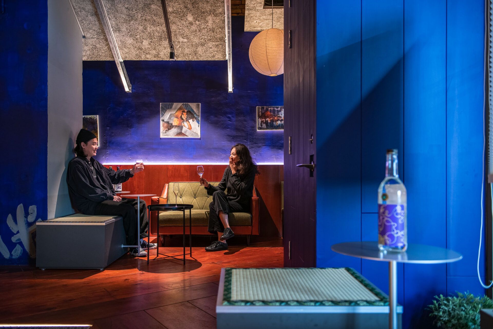 僅有沙發區可以安排6個席位，請私訊官方ig帳號預訂