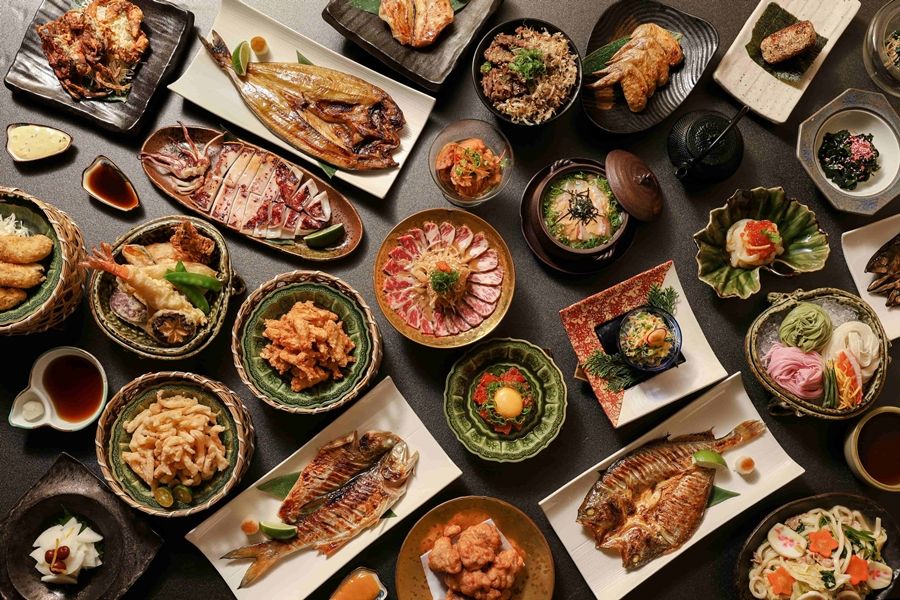 900晶華 夏日居酒屋提供近40款道地日料任君點用，搭配冰涼啤酒感受夏日氣息