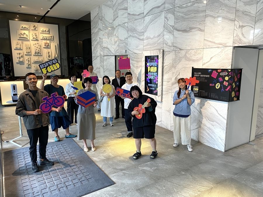 90001 台中大毅老爺行旅全新展覽have Fun 玩什麼好呢 參展藝術家們大合照