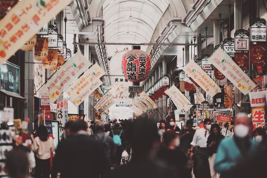 Osaka,japan, ,april,13,2023:this,is,the,scenery,of,the,tenjinbashisuji