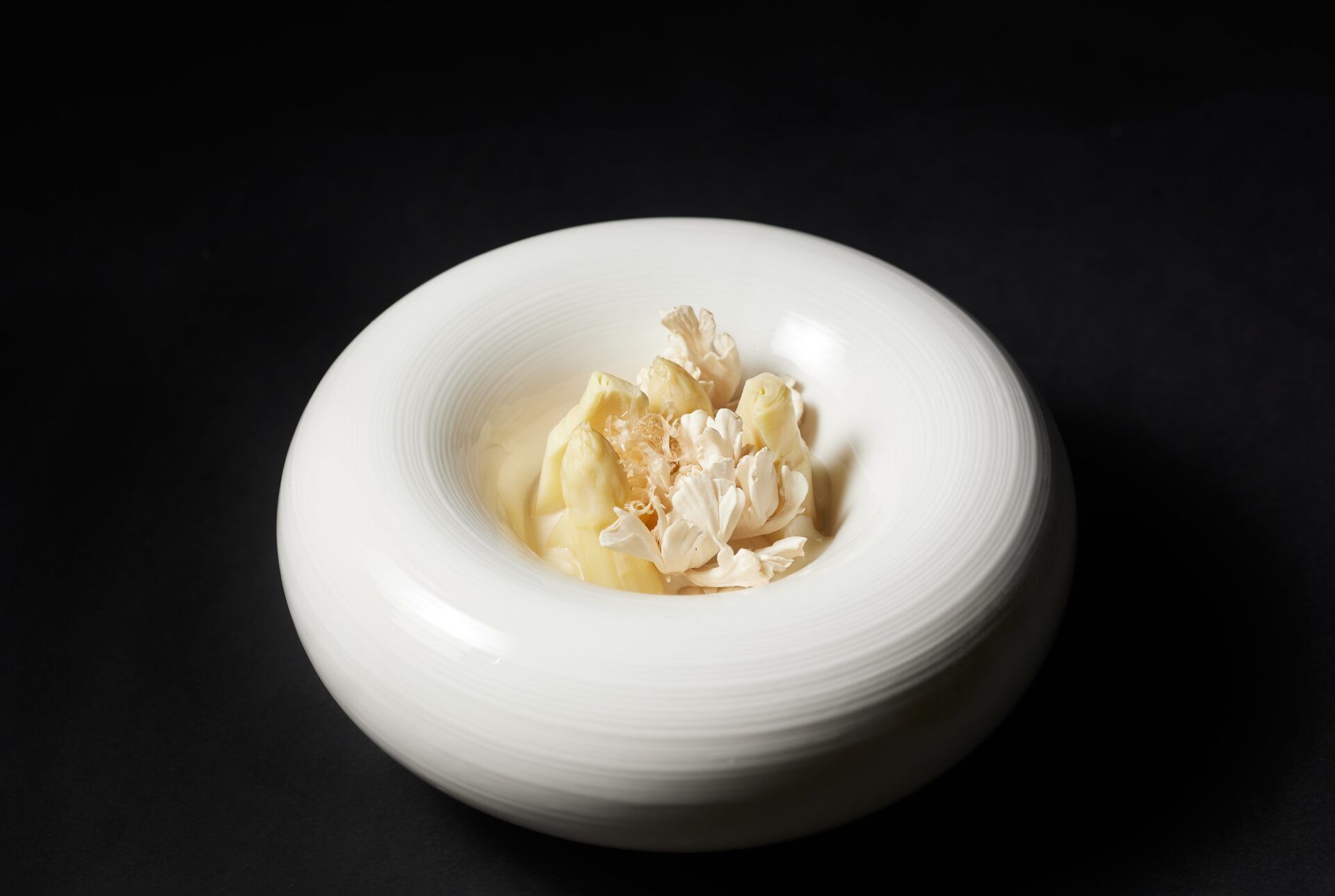 『 白 』。(圖／飛花落院提供)