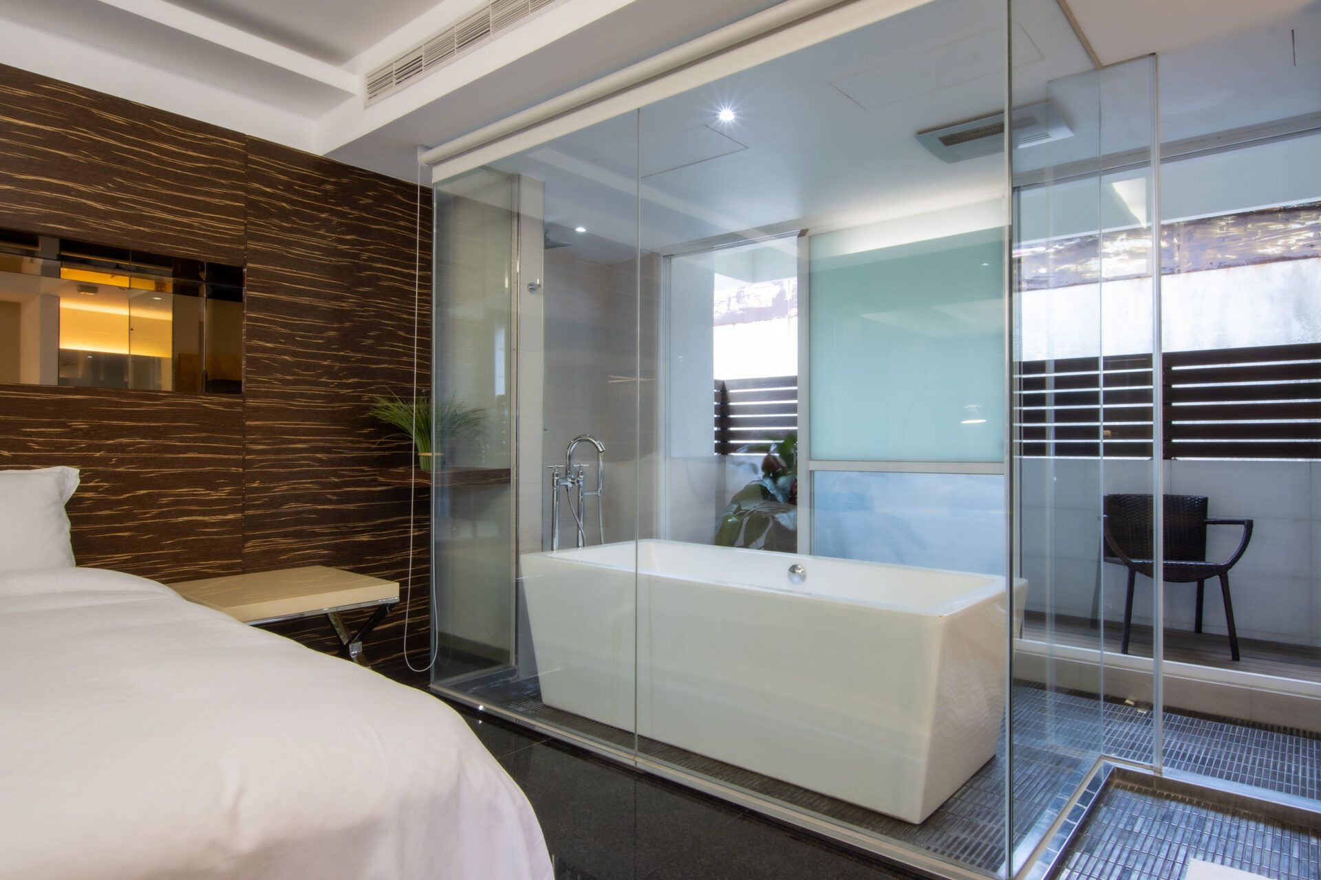 木棉道美學商旅 6 總裁套房：乾濕分離衛浴設備