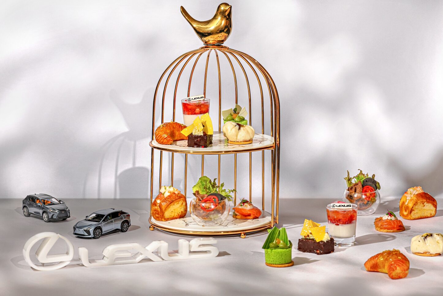 台北晶華 法籍甜點行政主廚—羅倫 ，將法式精緻且細膩的甜點技法、結合奢華經典的日本食材，打造期間限定的lexus聯名午茶組