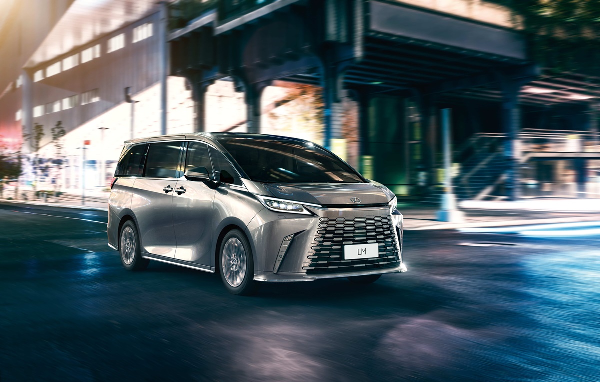 台北晶華 活動期間，lexus將於一樓中庭展出全新大改款lm，實現移動座駕的新層峰，磅礡登場