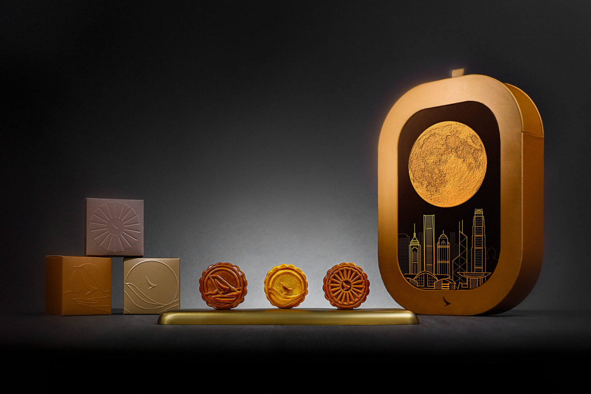 中秋月餅禮盒推薦：國泰航空限量登場 步入月圓高掛之飛行美景