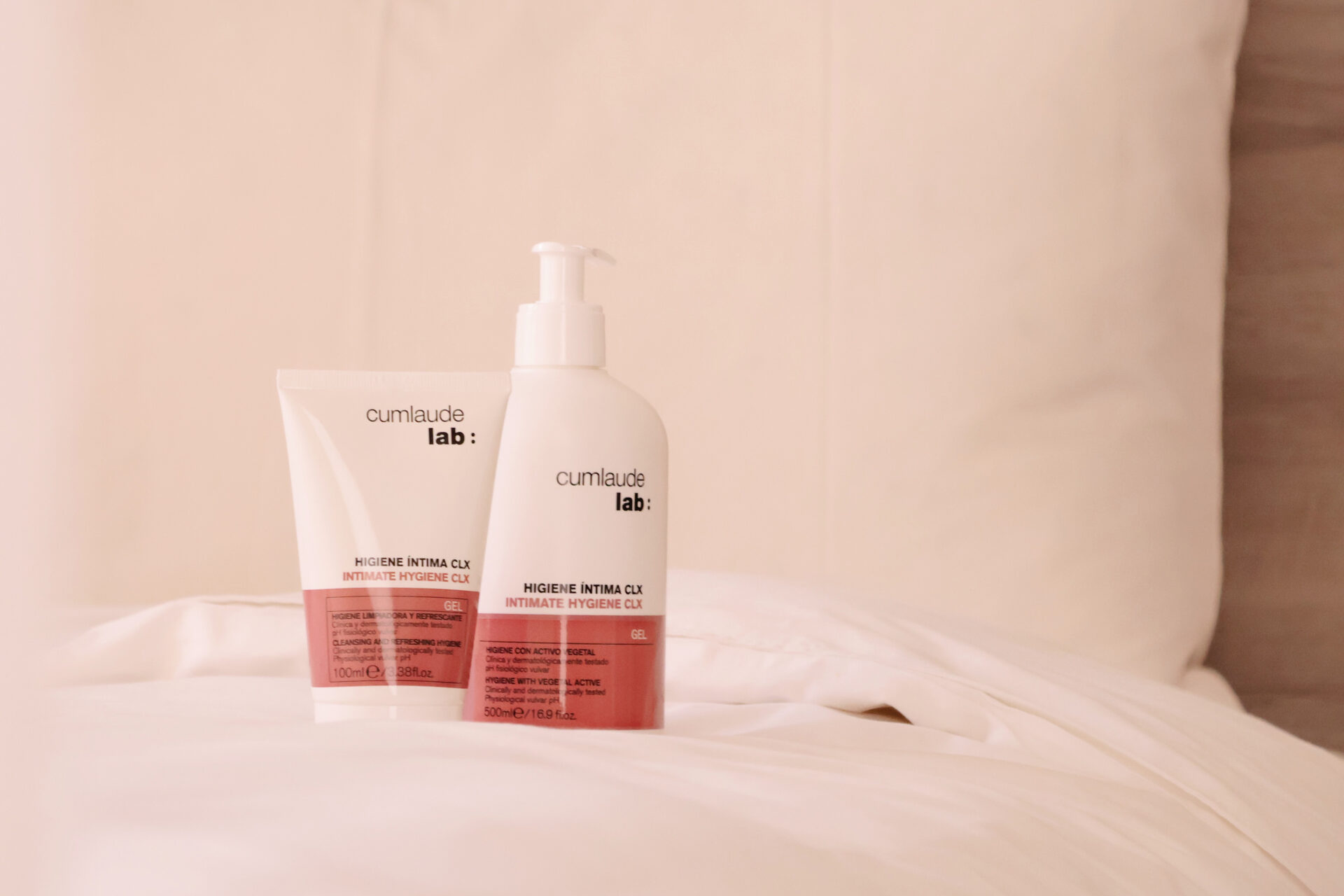 圖二、珂瑈「clx 淨化潔浴凝露」帶有微微的清涼感，是夏天私密處清潔的首選，跟妹妹的悶熱感說掰掰