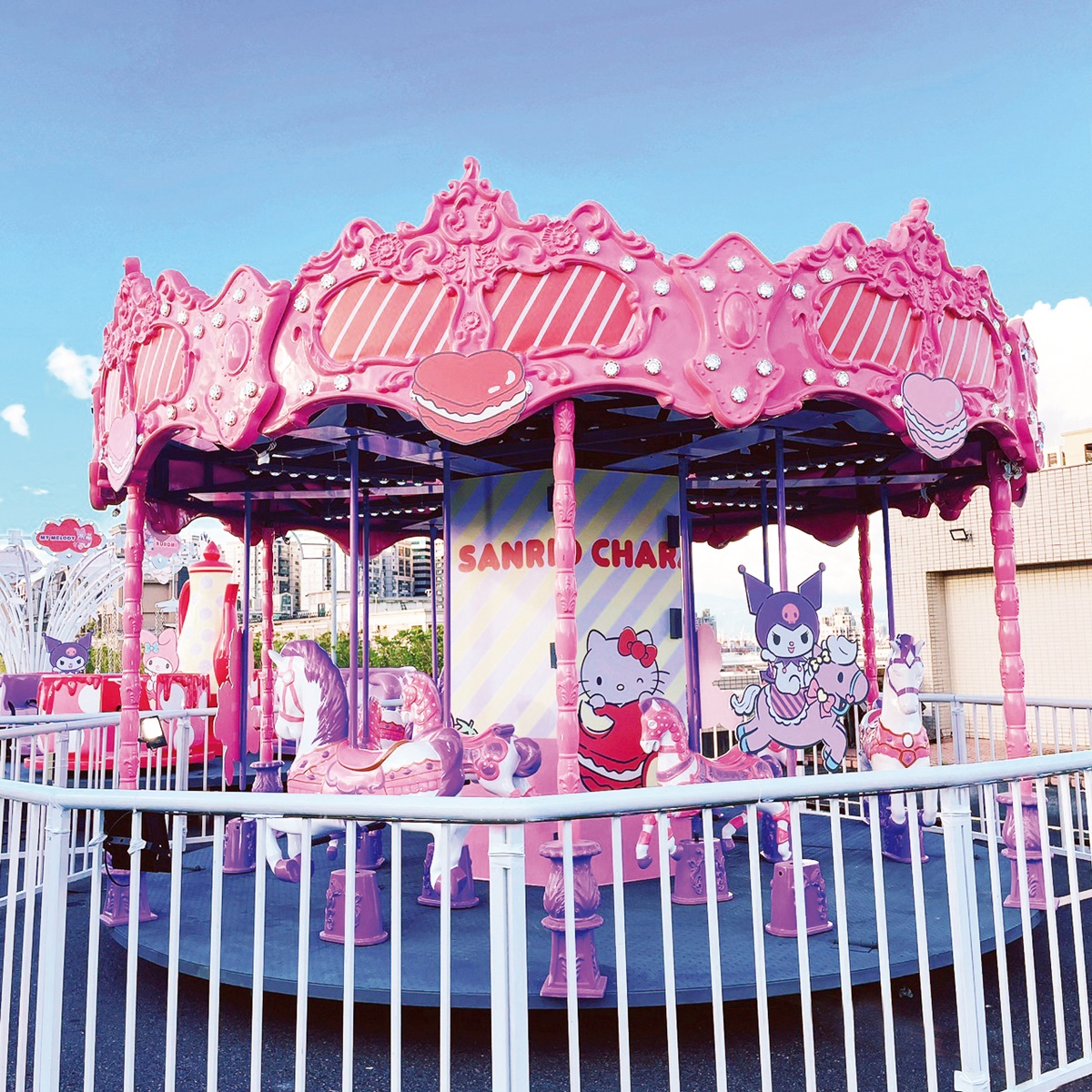 Global Mall新北中和、桃園a19推「三麗鷗大明星遊樂園」，浪漫旋轉木馬夢幻十足