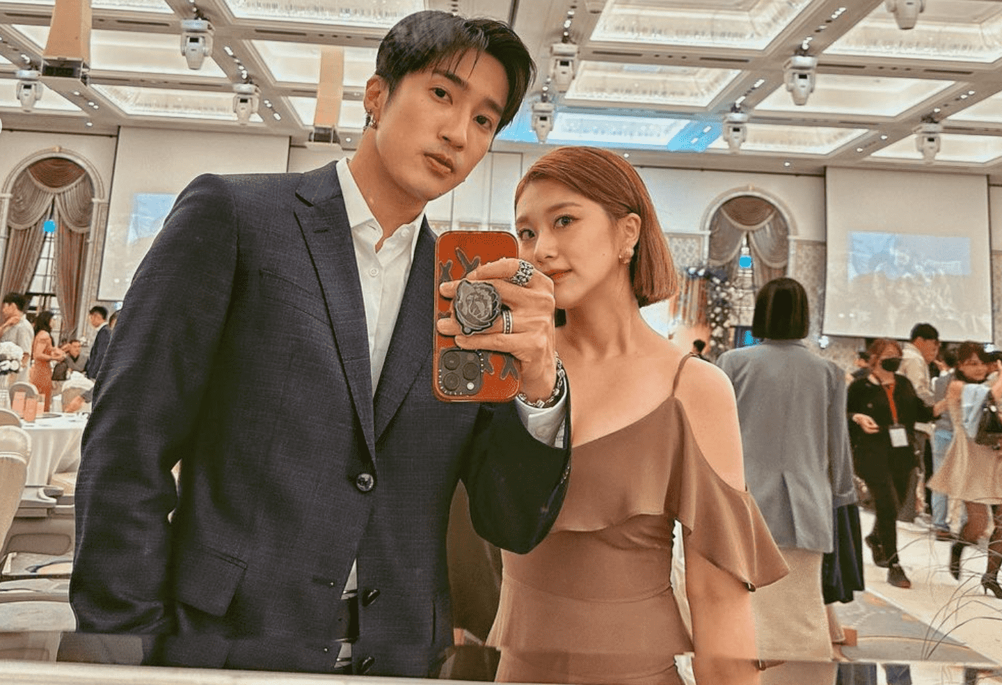 .婁峻碩與焦凡凡愛情長跑7年求婚成功00004~imageoptim