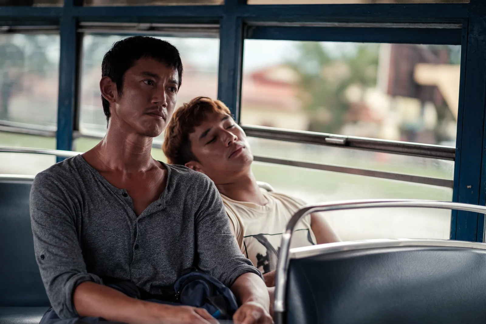 【甲上娛樂提供】吳慷仁在電影《富都青年》飾演啞巴哥哥和弟弟陳澤耀辛苦生活