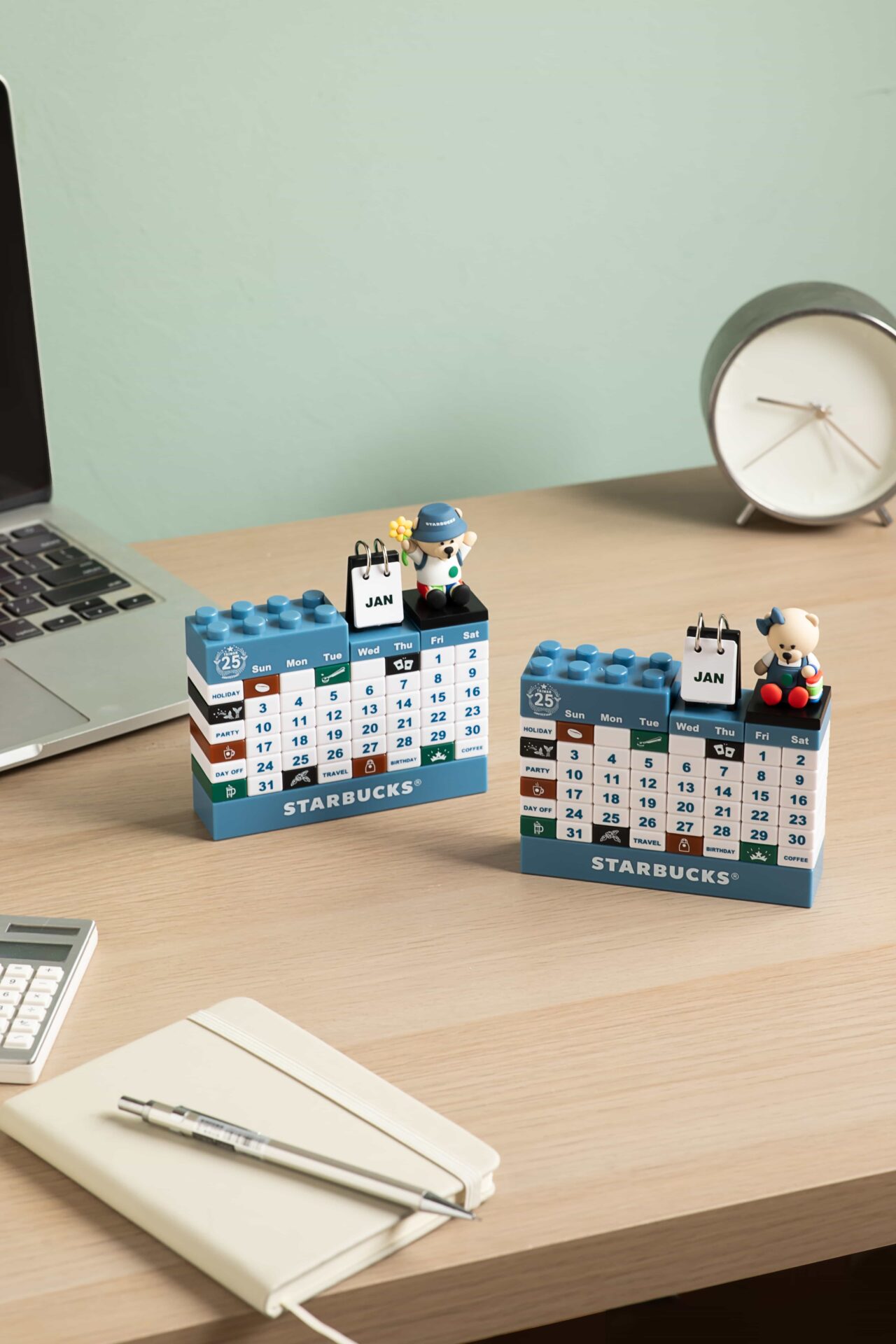 繼去年推出立體桌曆備受顧客喜愛，今年再次再度推出可愛度爆表的bearista小熊立體桌曆，為顧客在年末時刻，迎接新的一年做好準備。