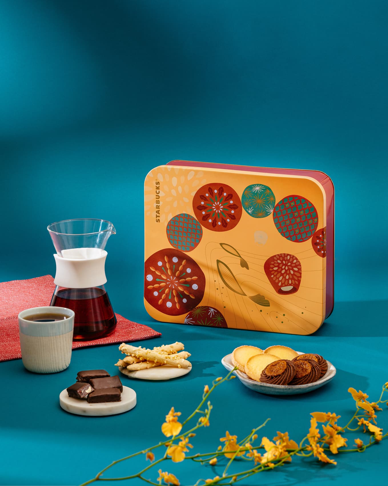 星巴克「星意納福禮盒」，三種西式餅乾與可可牛軋糖組合，盡是適合搭配咖啡享用的美好滋味。