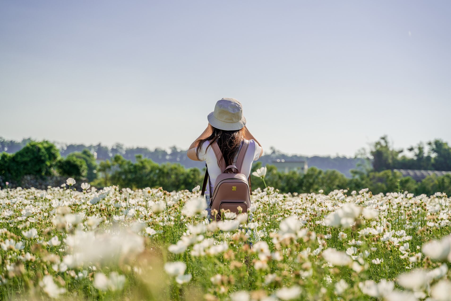 【unsplash】女生獨自一人旅行