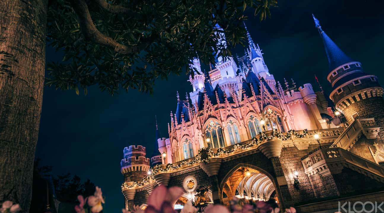 【klook】最好的情人節禮物是來一場浪漫的出國旅行(圖4) 許多網友表示與另一半在「迪士尼看煙火」對感情升溫超加分