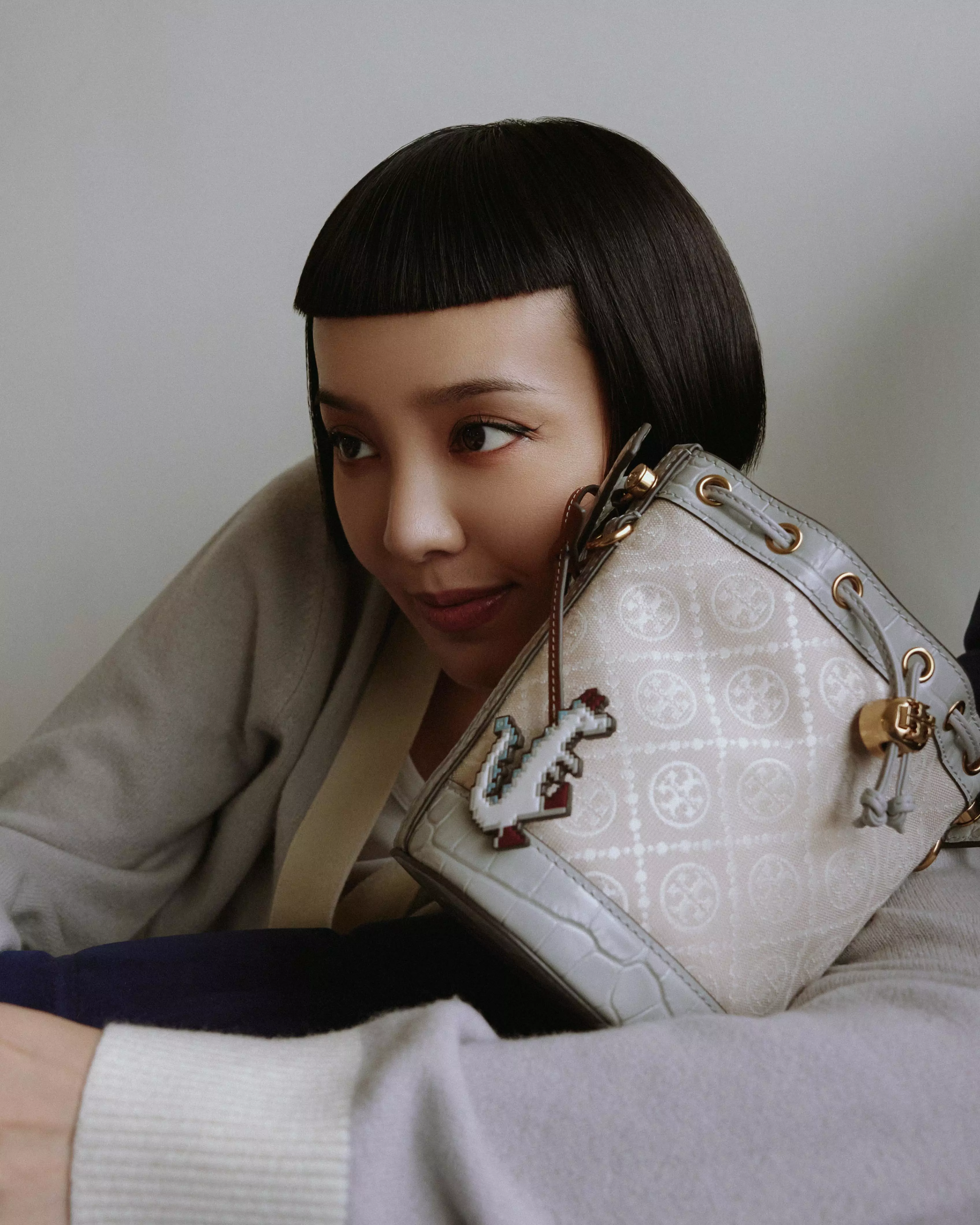 【tory Burch 】2024龍年新春系列tory Burch 名人穿搭 李函 (1)