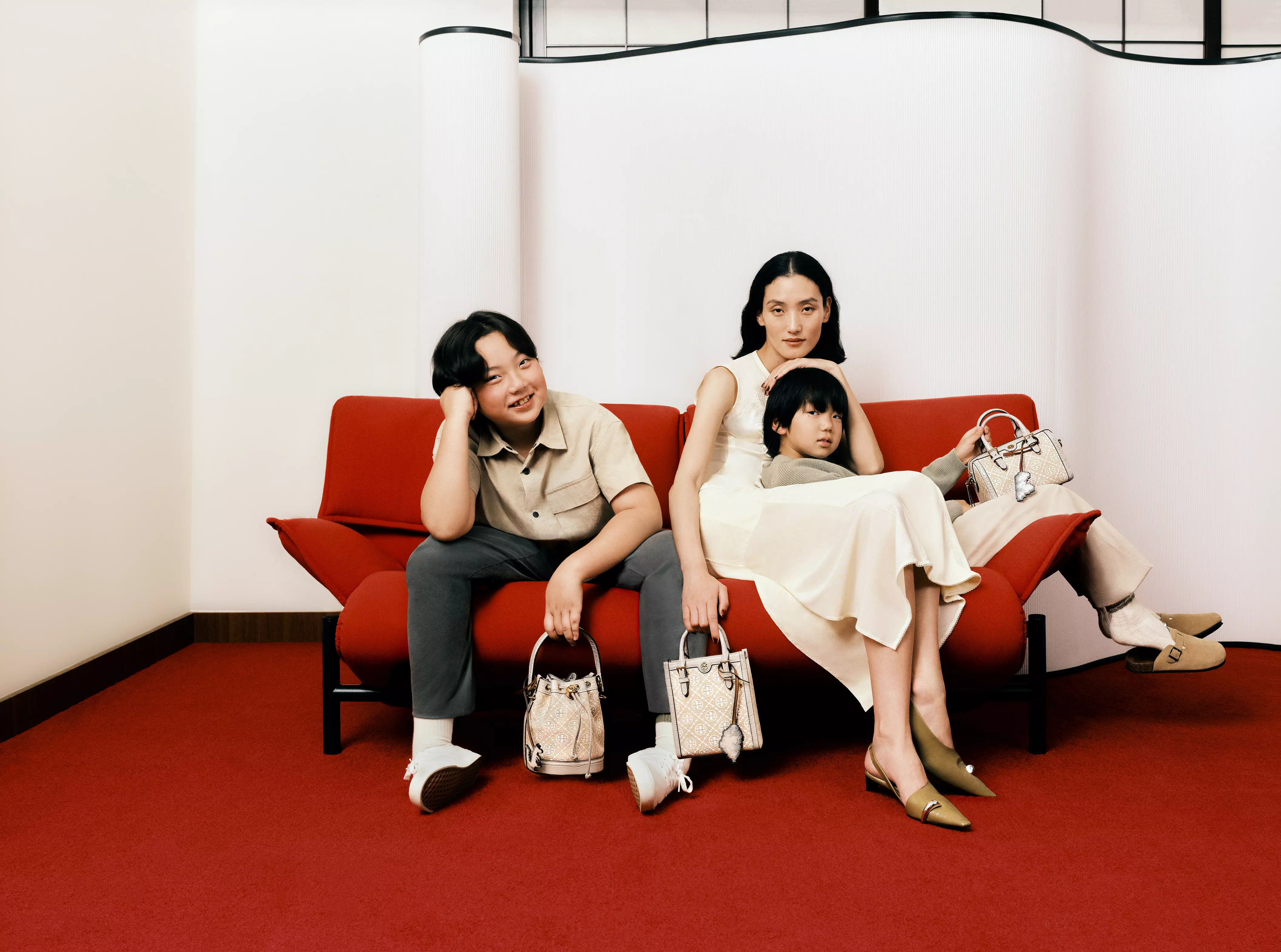 【tory Burch 】2024龍年新春系列tory Burch 龍年膠囊系列 廣告大片 (4)