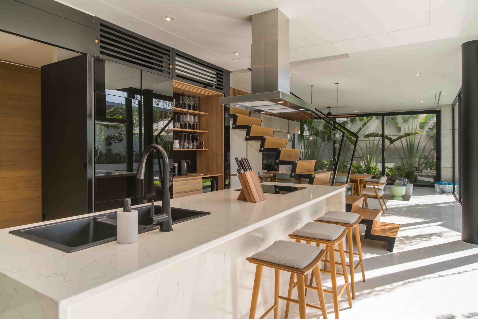 4. 3brdpv Full Kitchen 1 11zon