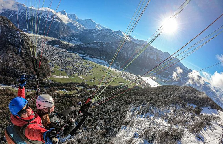 【因特拉肯】阿爾卑斯山脈間的滑翔傘 2