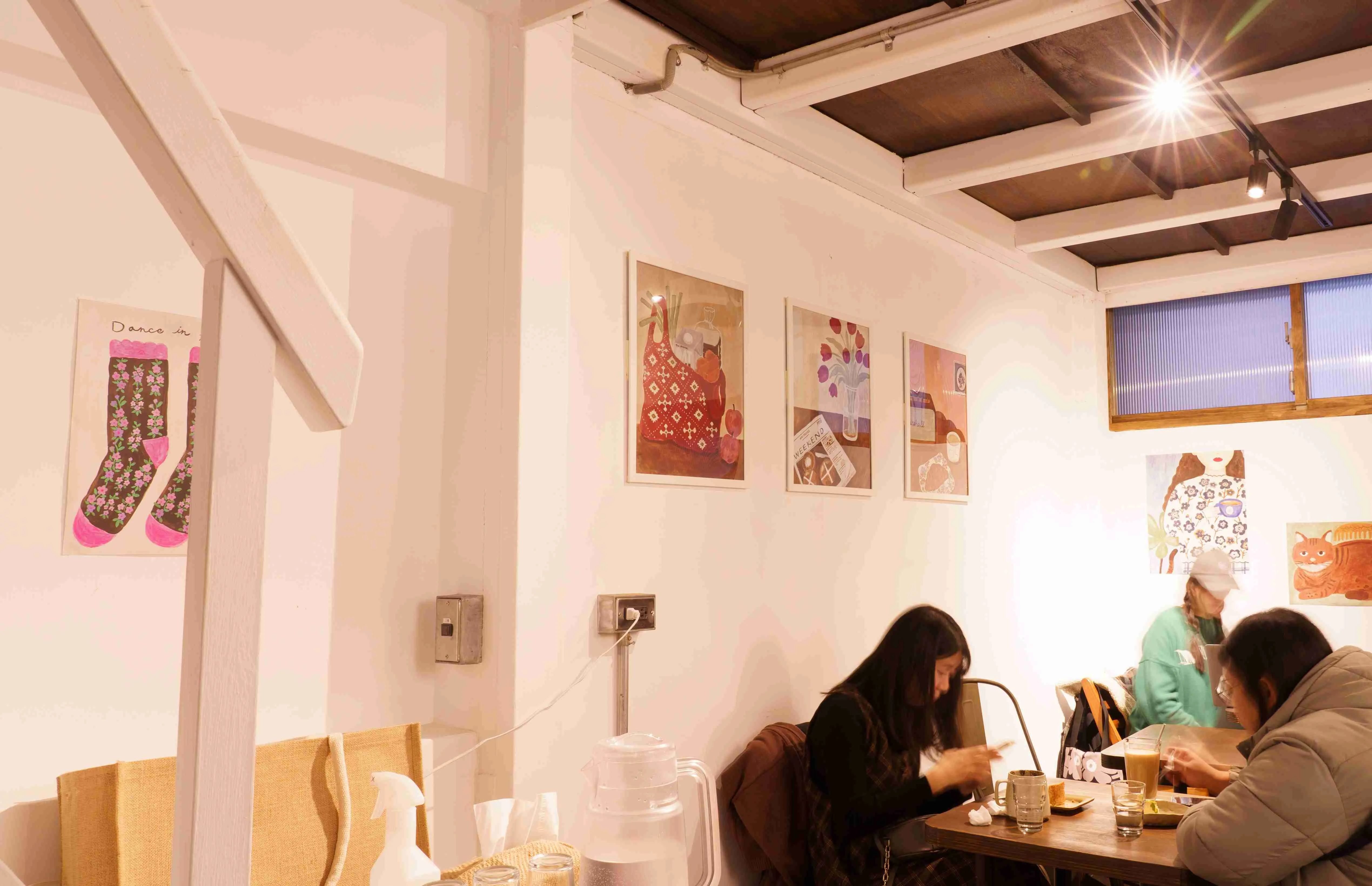 【naiting與她的創作】個人藝術畫展 自己的房間, 展出地點：台北吃咖chikafe 1 15 1 28, 2024 Photos By Liam Chen