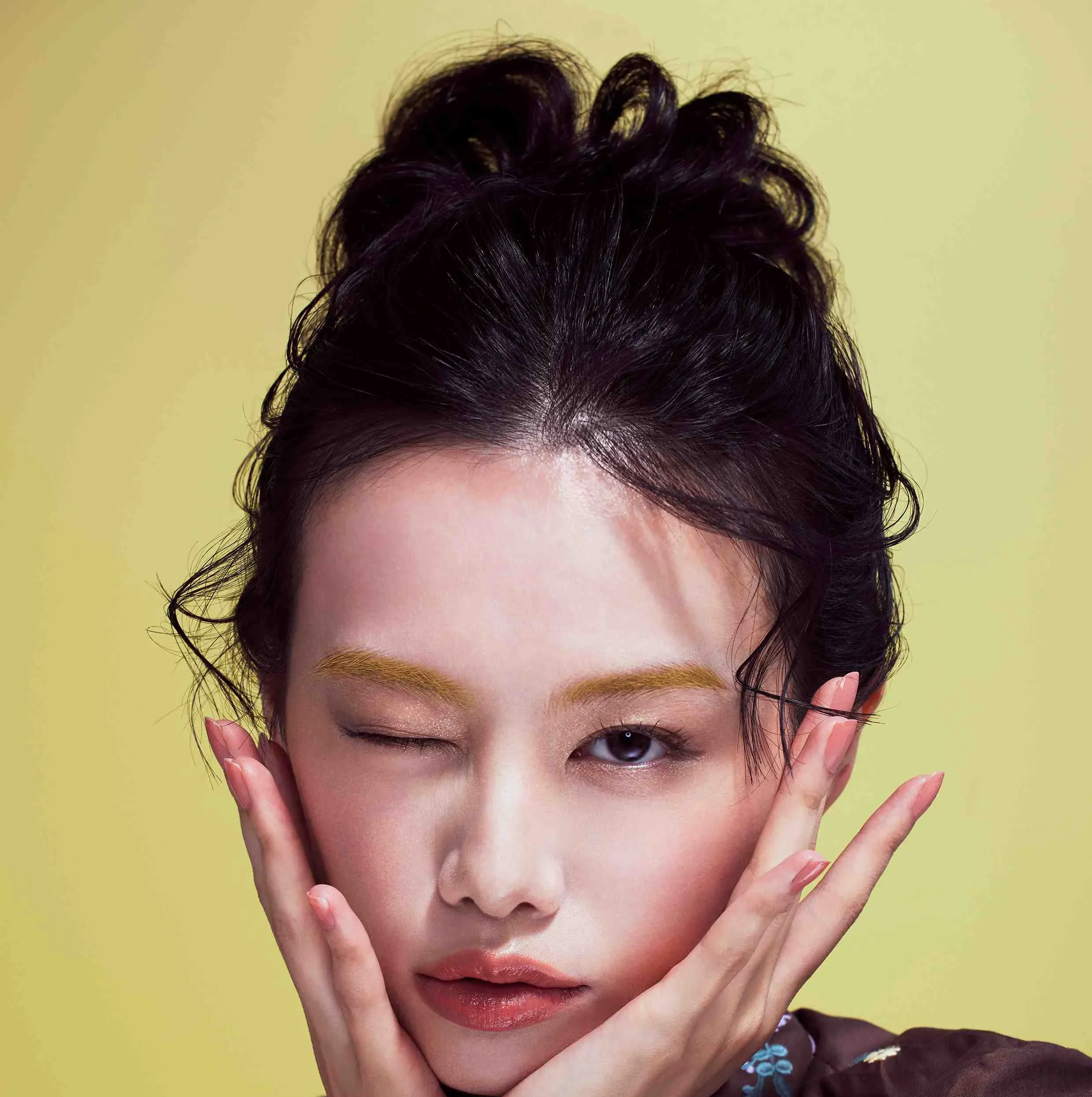 【paul&joe】 2024春季彩妝 模特兒演繹山谷田園風 2024春夏彩妝