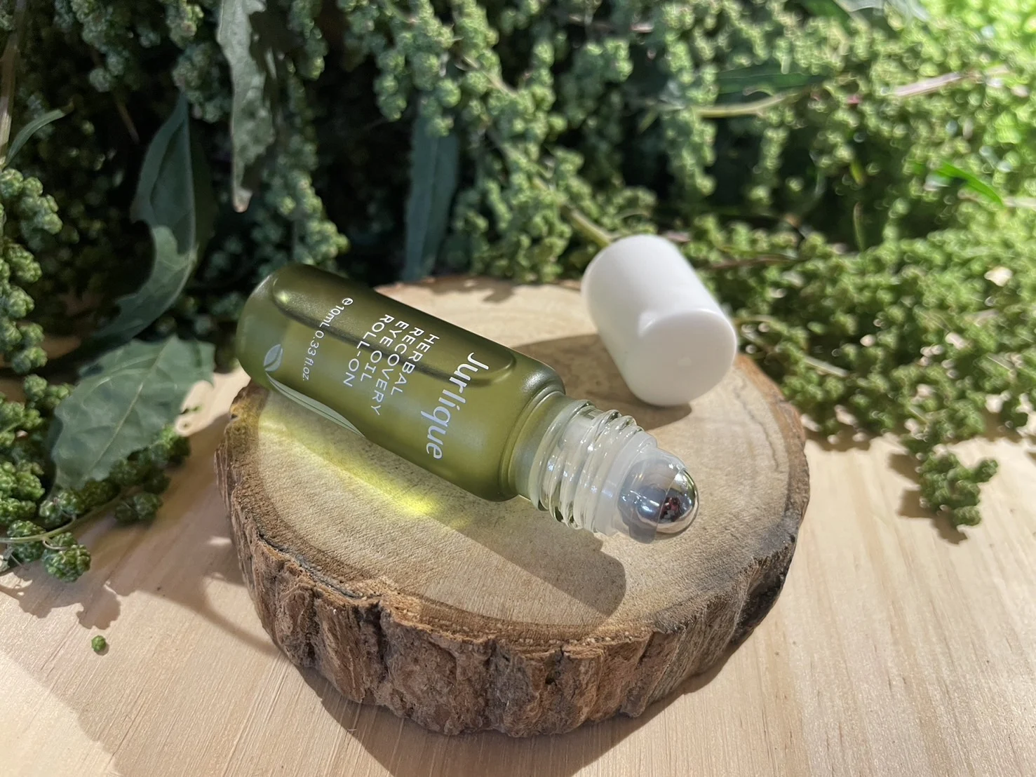 【jurlique茱莉蔻】賦活再生發光眼萃冰珠10ml Nt$2,000