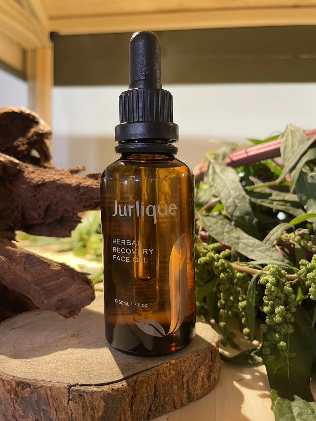 【jurlique茱莉蔻】賦活再生發光菁露 50ml Nt$2,300