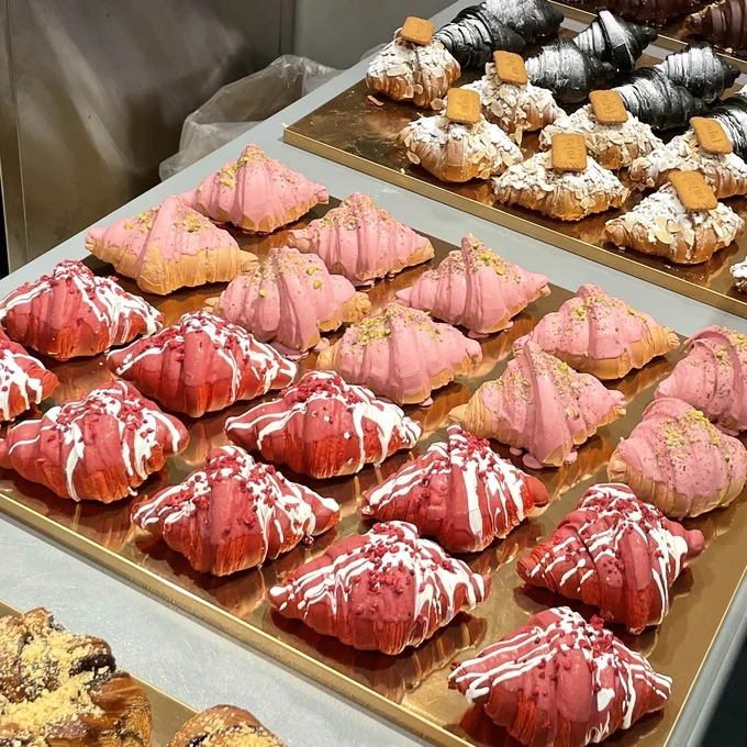 【buttered Flour】玫瑰覆盆子可頌&美人紅心芭樂可頌 Nt155