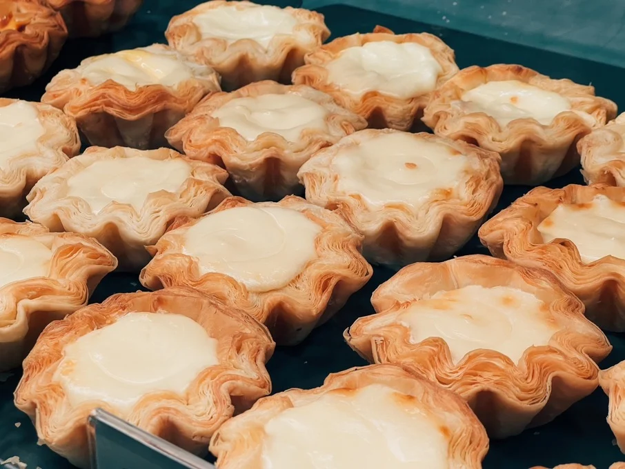 【comeme】爆款「可頌蛋塔」，網友稱媲美香港名店，造成每日瘋排！每日出爐半小時完售