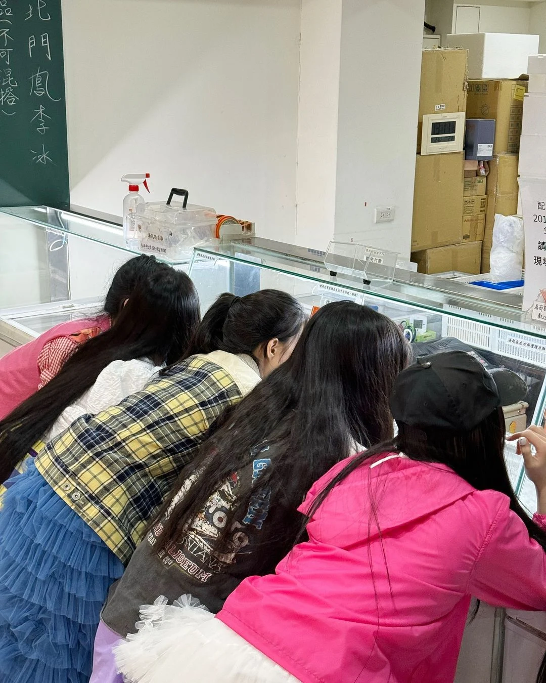 【illit】illit來到台灣的北門鳳李冰進行拍攝