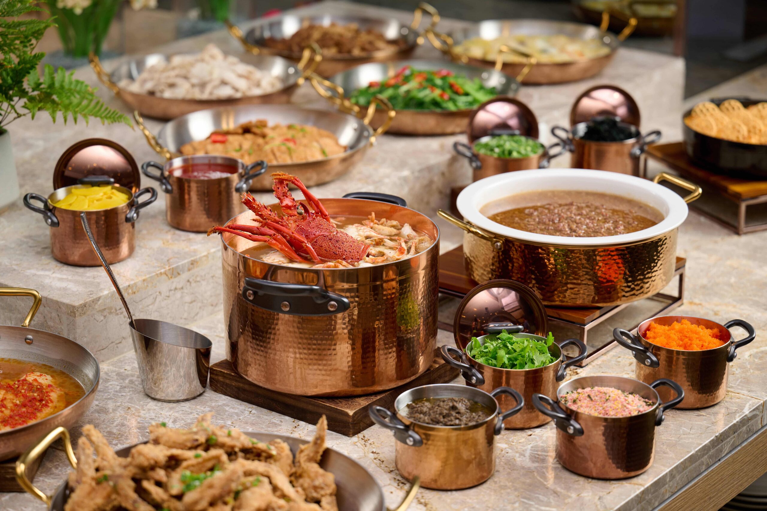 【早午餐推薦】煙波十菜中的龍蝦金蟹味噌湯與松露和牛肉燥。© 煙波大飯店-tuya-tuya