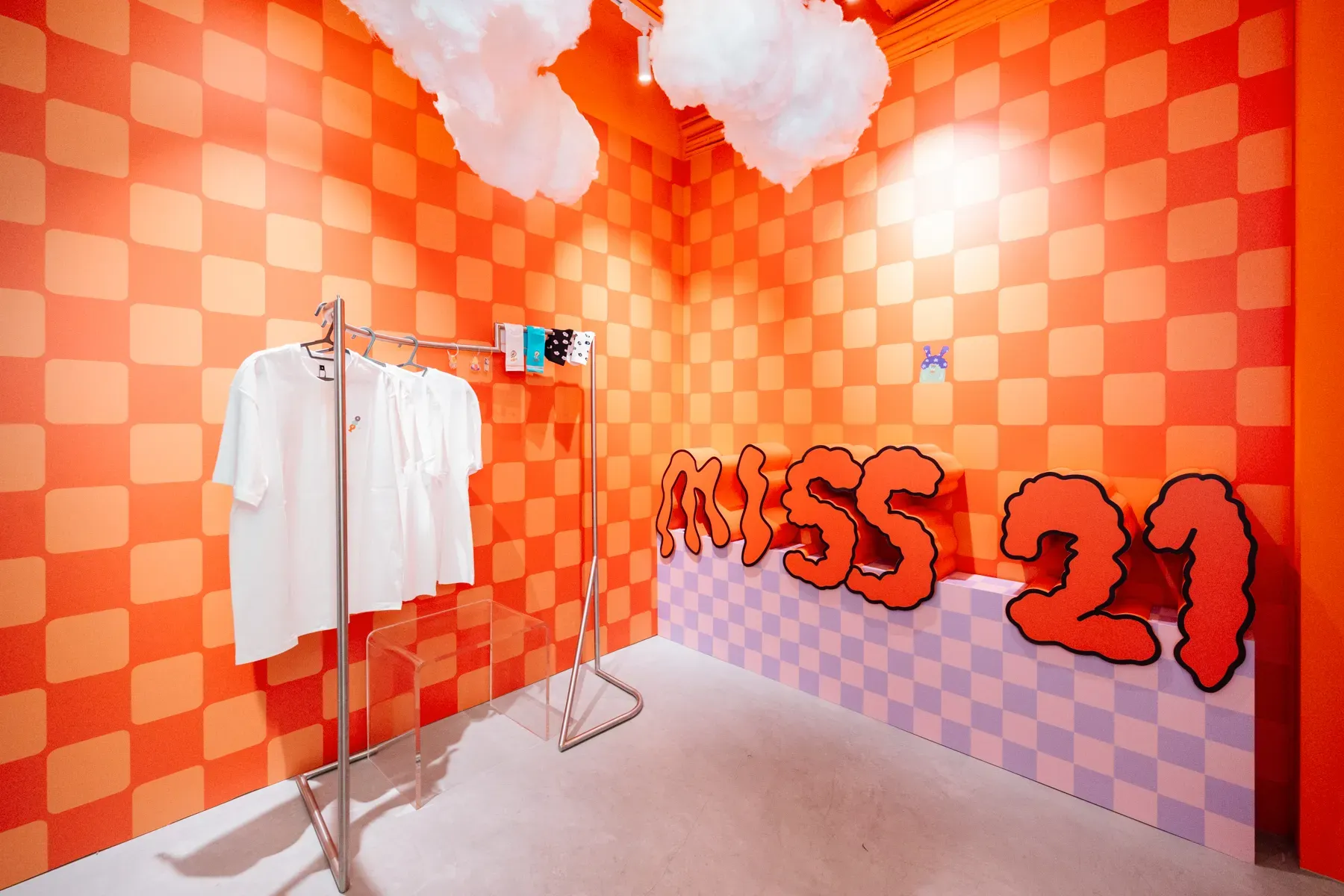 Miss 21搞怪再升級!高調走出怪美步伐!