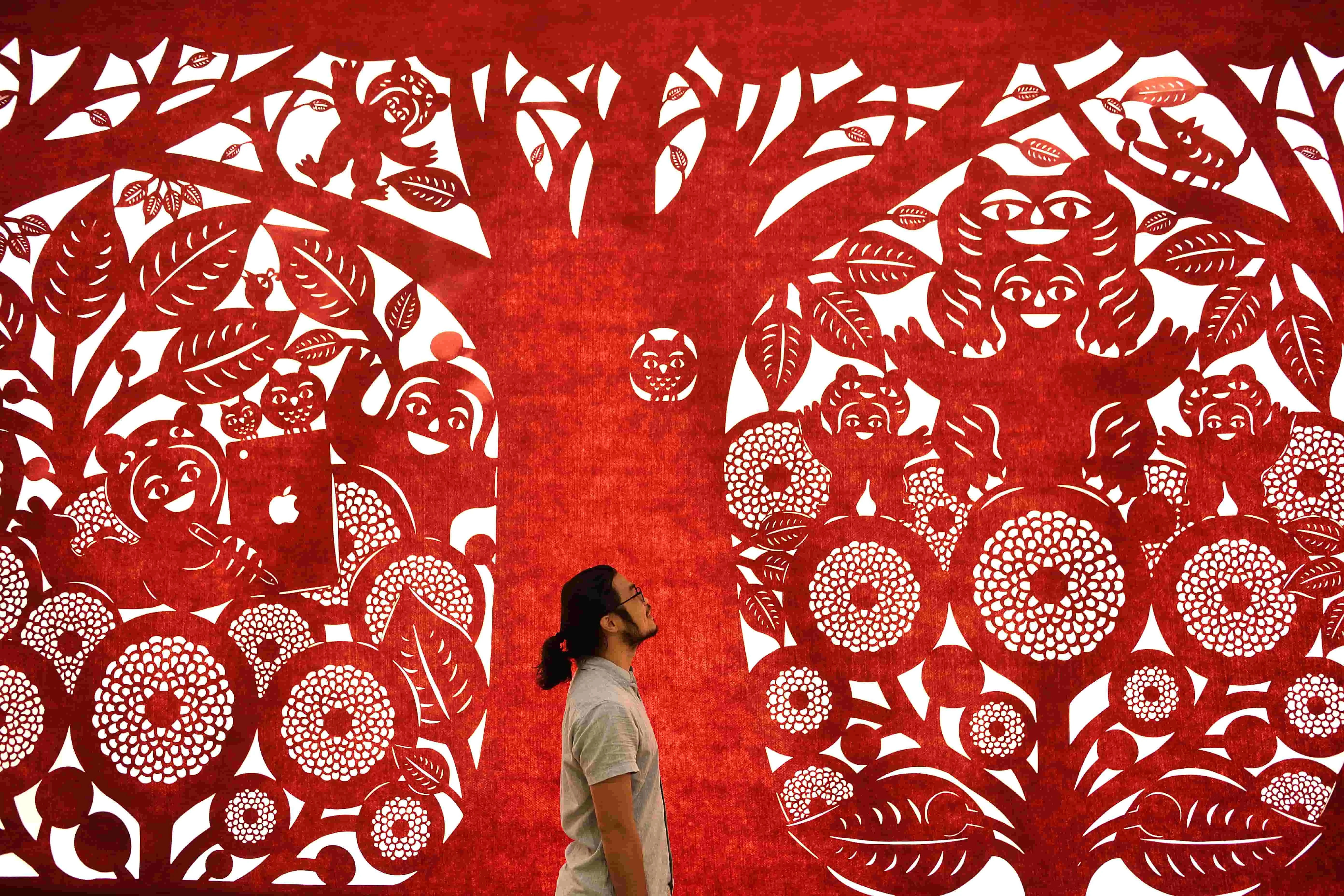 【楊士毅】作品中的角色總是笑口常開，讓人看了也不禁跟著微笑起來。 Tuya