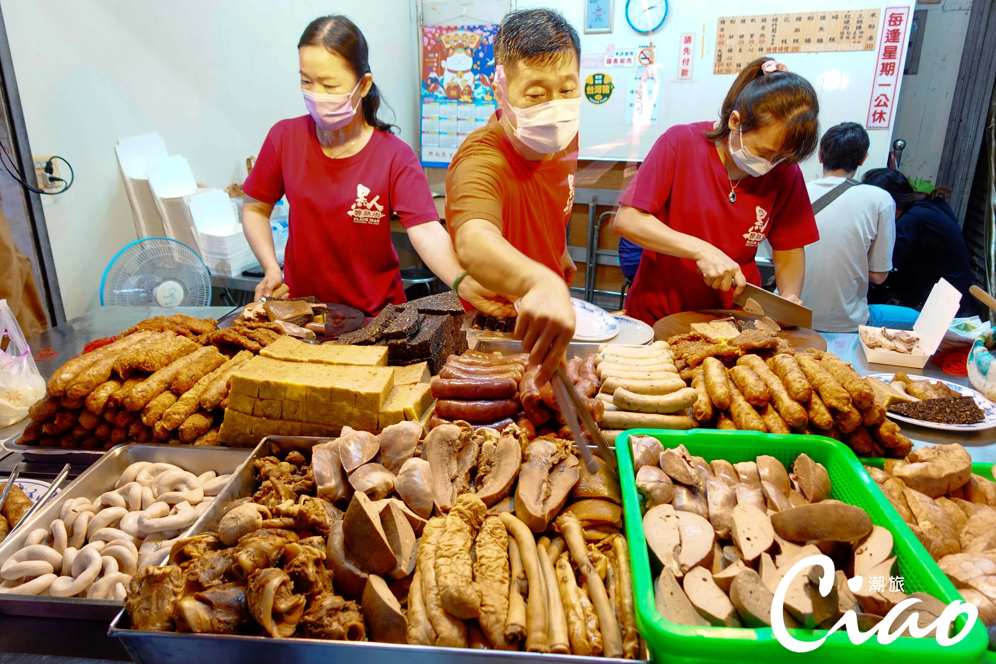 【台灣在地美食】琳瑯滿目的菜色，讓人頓時會產生選擇障礙。