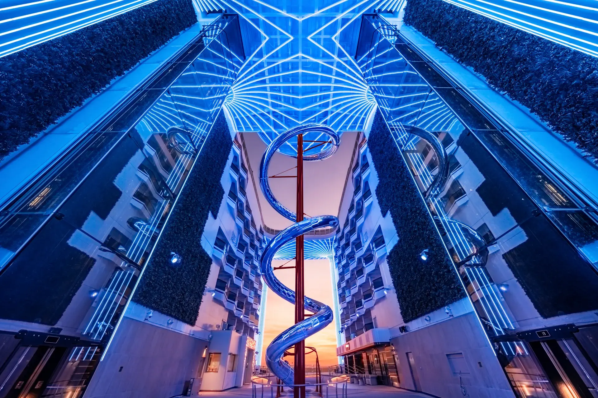 2024郵輪旅遊12 Msc 歐羅巴號 天際樓梯 可樂旅遊提供